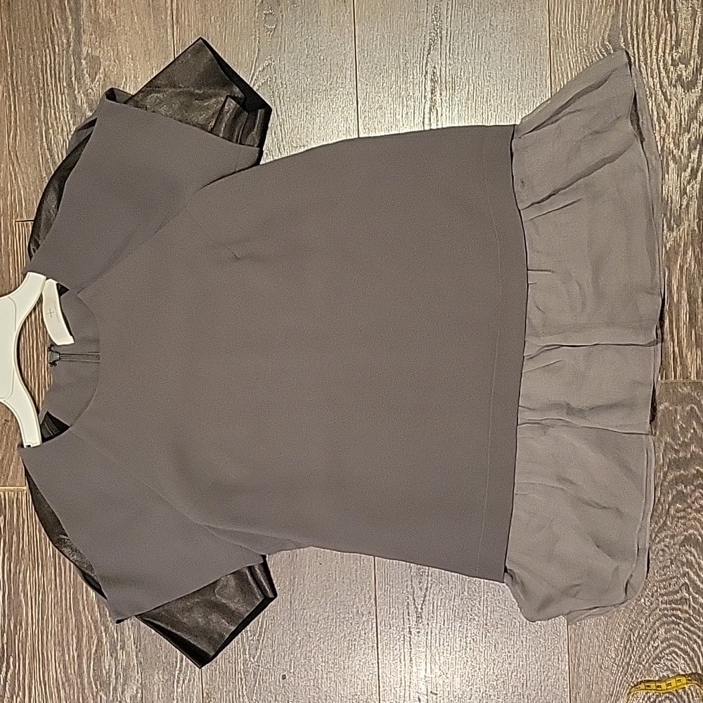 ❤️ THAKOON ADDITION LAMBS LEATHER AND SILK PEPLUM FLUTTER HEM TOP, 4 - Picture 5 of 10